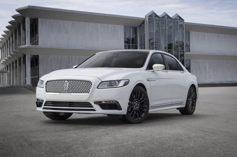  Lincoln Continental Monochromatic Package 2019 года  (фото 4 из 7)